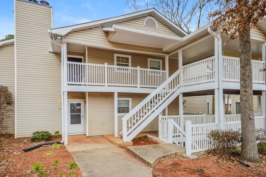 Building Photo - 108 Augusta Dr
