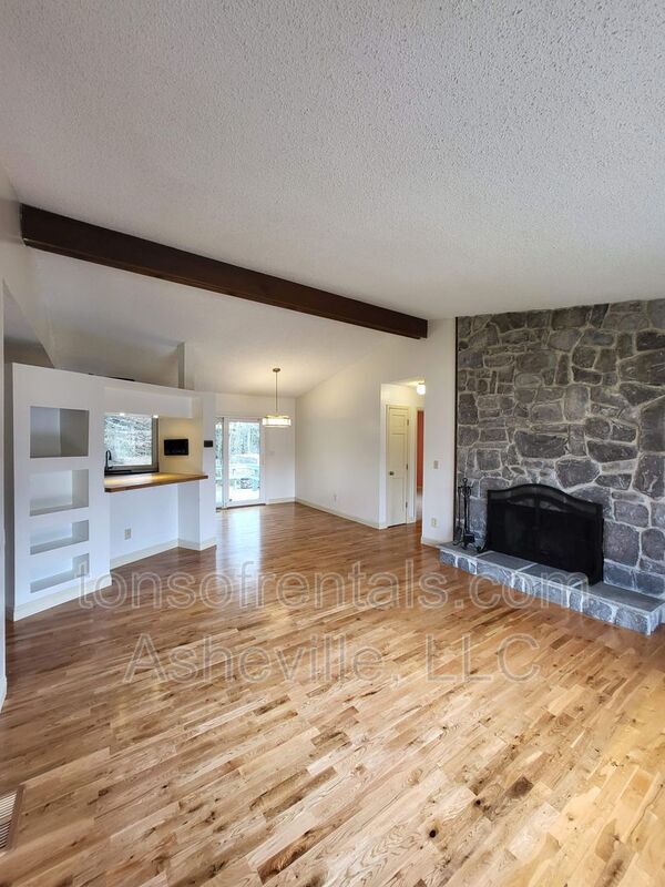 Building Photo - 128 White Oak Rd Ext