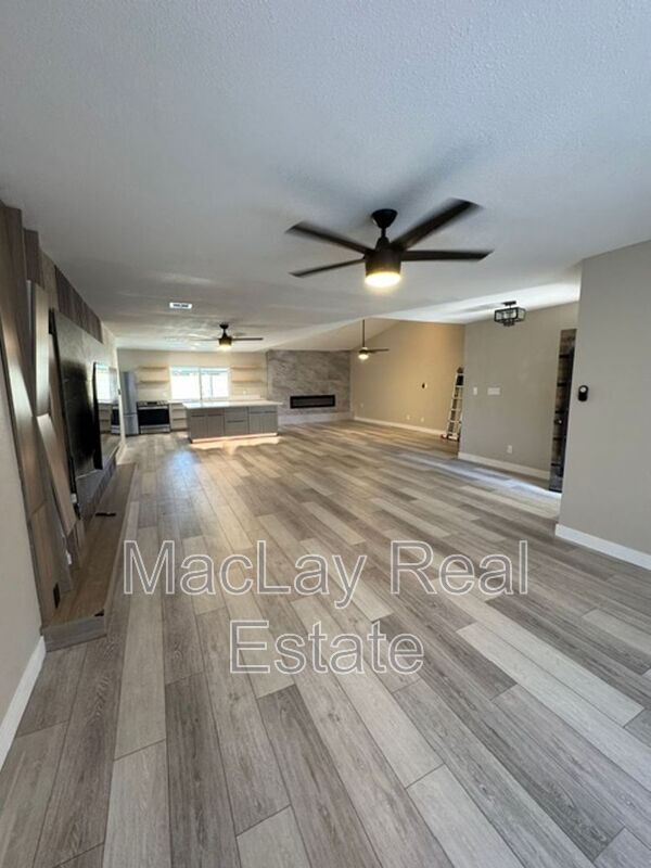 Building Photo - 4634 W Wagoner Rd