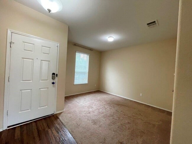Building Photo - 602 Moonwalker Trail