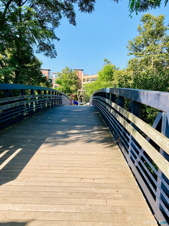 Building Photo - 33 N Water St