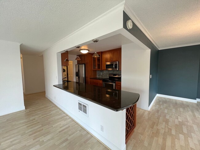 Building Photo - 2Bed 2Bath Condo in Goose Hollow - Garage ...