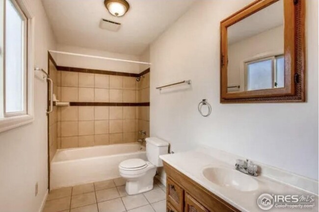 Building Photo - 2742 Goldenrod Pl