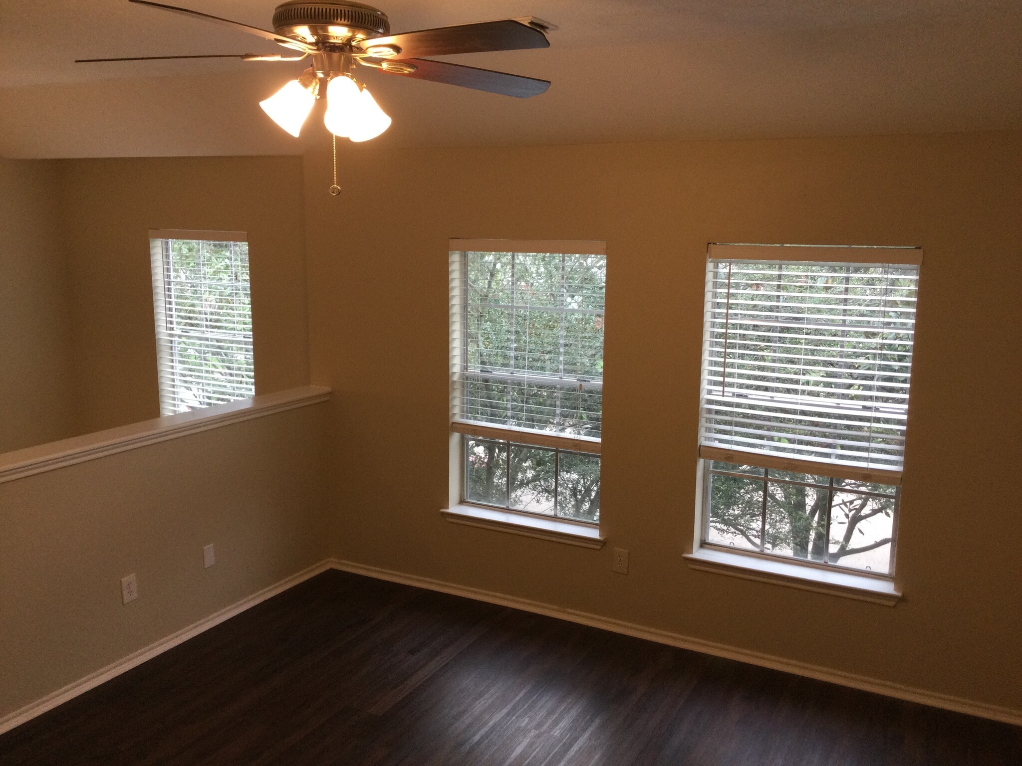 Building Photo - 2218 Laurel Oaks Dr