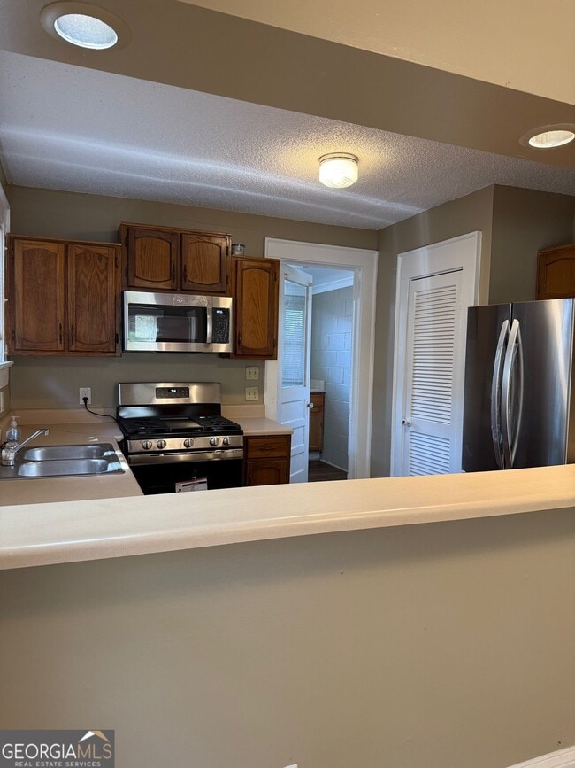 Building Photo - 1019 Deckner Ave SW