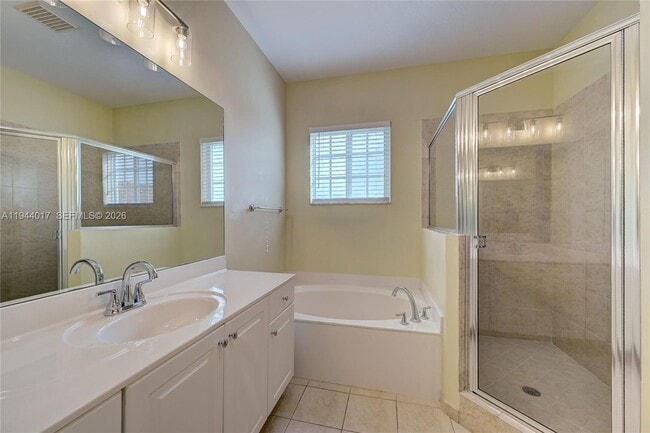 Building Photo - 3258 NW 32nd Terrace