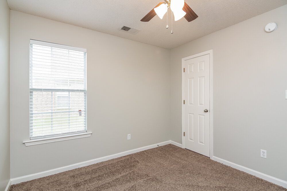 Building Photo - 115 Mossy Springs Dr