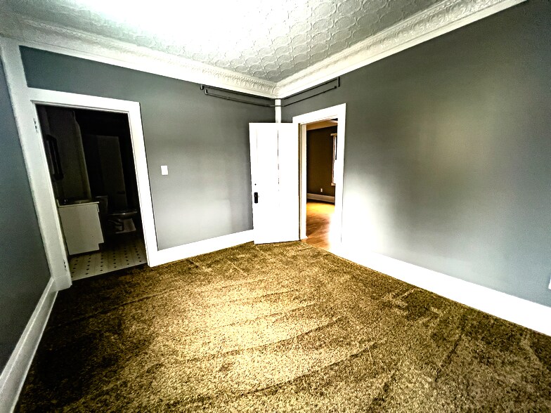 Loft Apartment Bedroom - 15 Park Cir