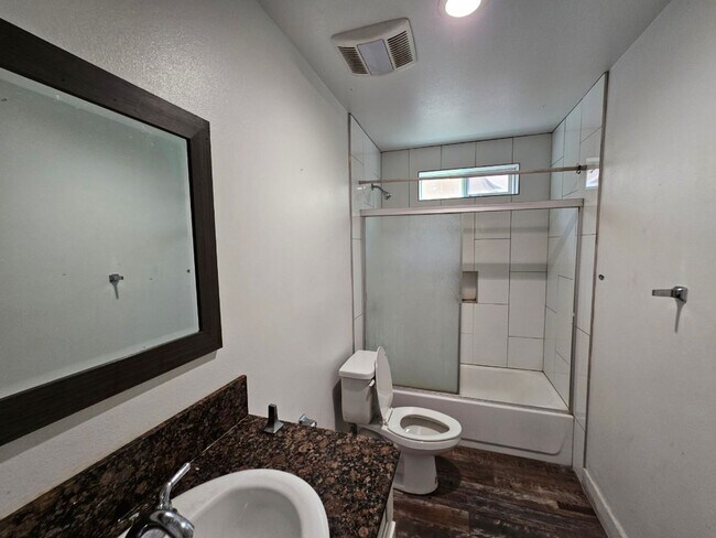 Building Photo - 23(1456,1458)