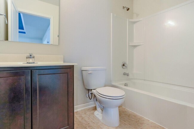 Building Photo - 914 Canyon Hill Ln