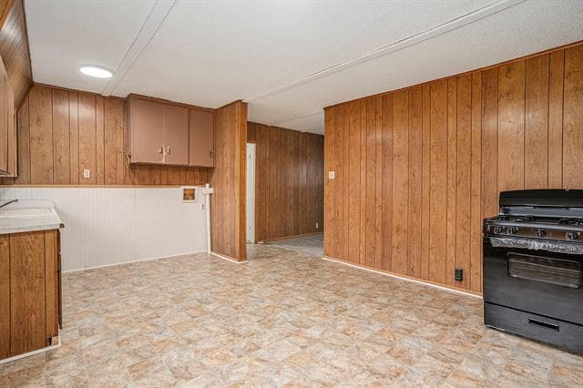 Building Photo - 1706 Redwood Dr