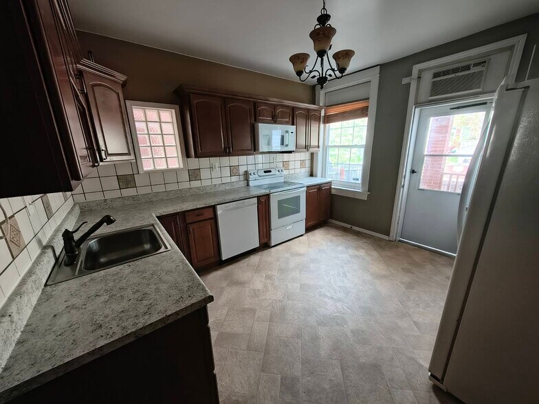 Building Photo - 3130 Maury Ave