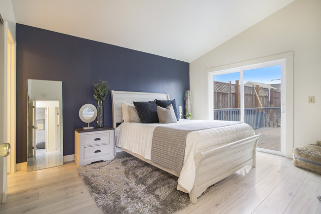 Building Photo - 131 Trident Ct