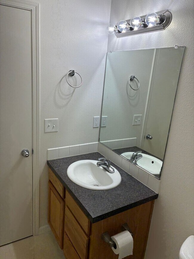 Building Photo - Fontana Duplexes