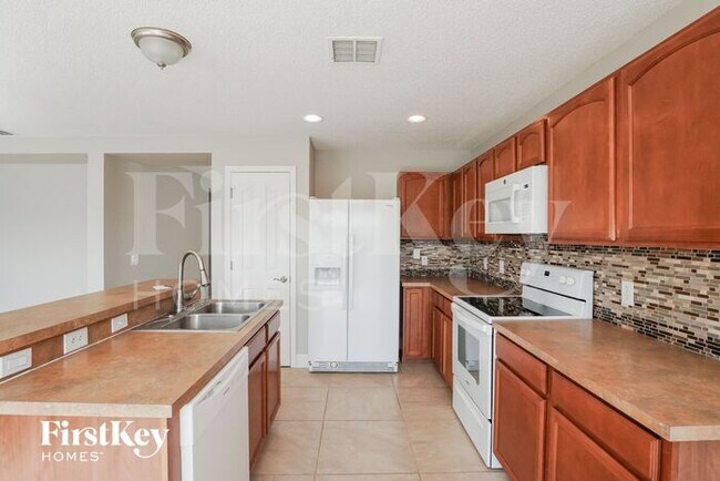 Building Photo - 2885 Paynes Prairie Cir