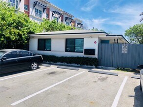 Building Photo - 1016 NE 17th Ave