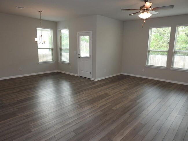 Building Photo - 108 Hauser Dr