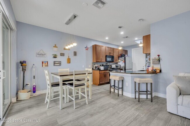 Building Photo - 1445 Isabella Dr