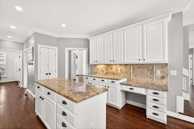 Building Photo - 6 Portrush Ct