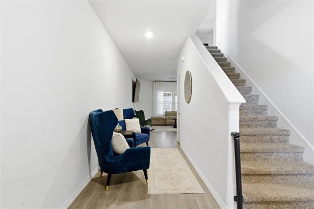 Building Photo - 807 Cormorant St