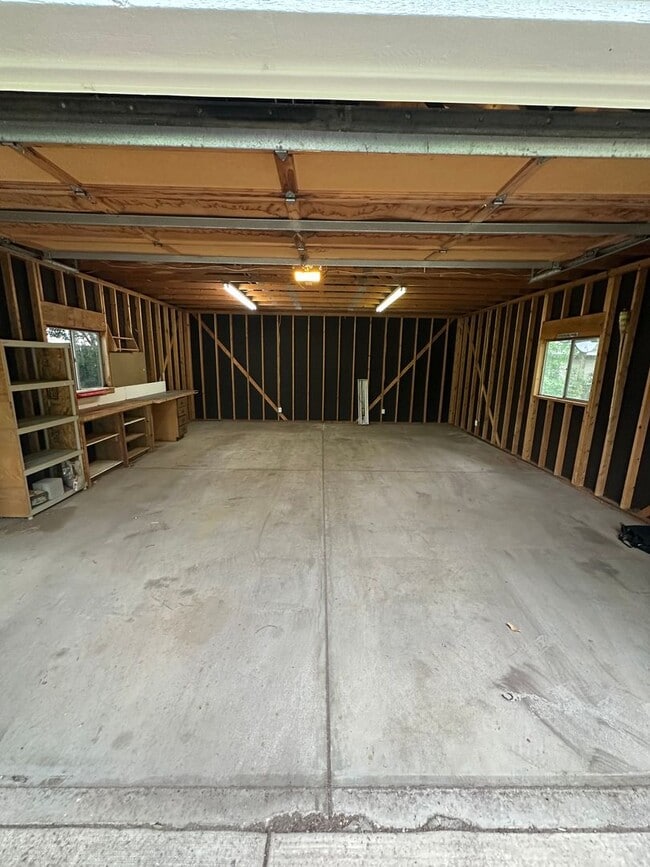 Building Photo - $1919 | 2BR/1BA | Cute Dog Friendly Home near Patty Jewett Golf Course