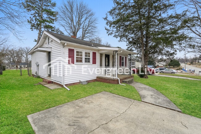 Building Photo - 222 Charles Ave