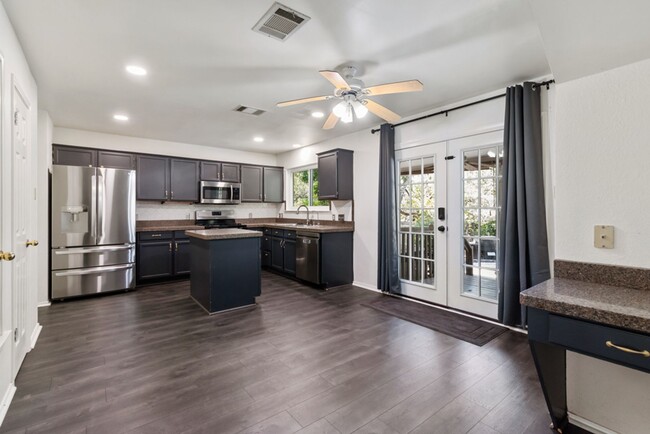 Building Photo - 1305 Cedar Brook Dr