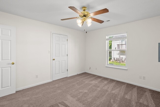 Building Photo - 5009-5011 Betty Jean Way