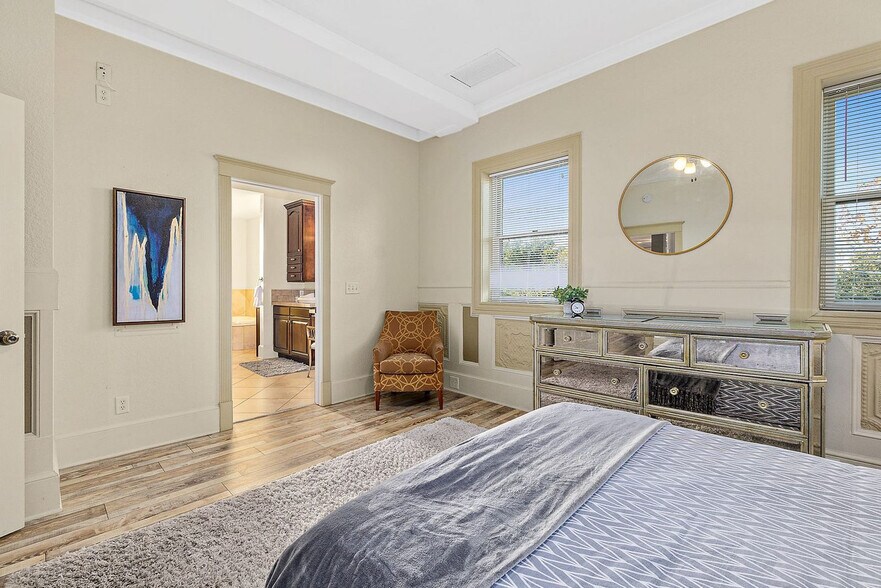 Building Photo - 92 Washington St