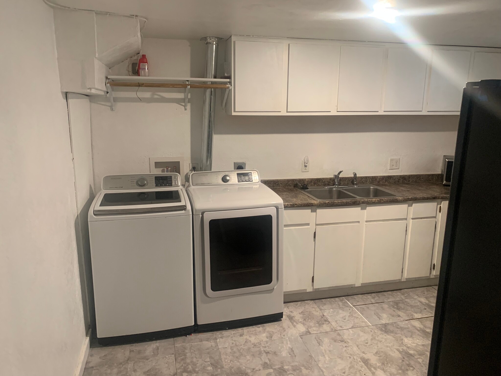 Building Photo - 1522 Hall Ave