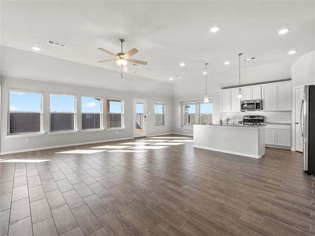 Building Photo - 3301 Redbud Flower Trl