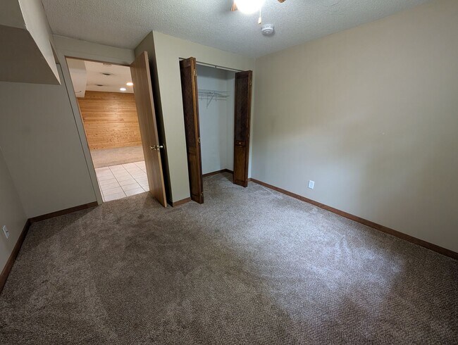 Building Photo - Elk River 3bd 2ba House For Rent