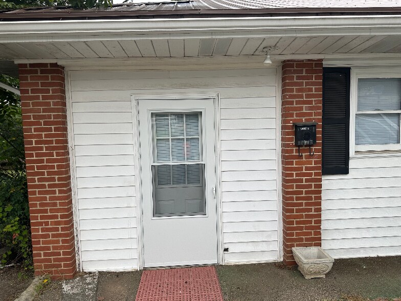 Primary Photo - 3662 Guess Rd
