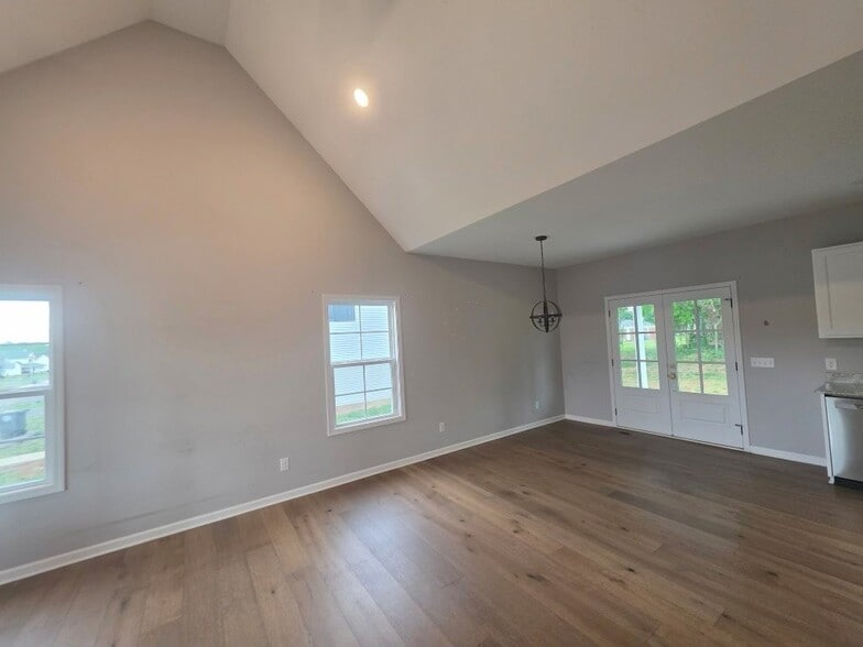 Building Photo - 202 Cherokee Dr