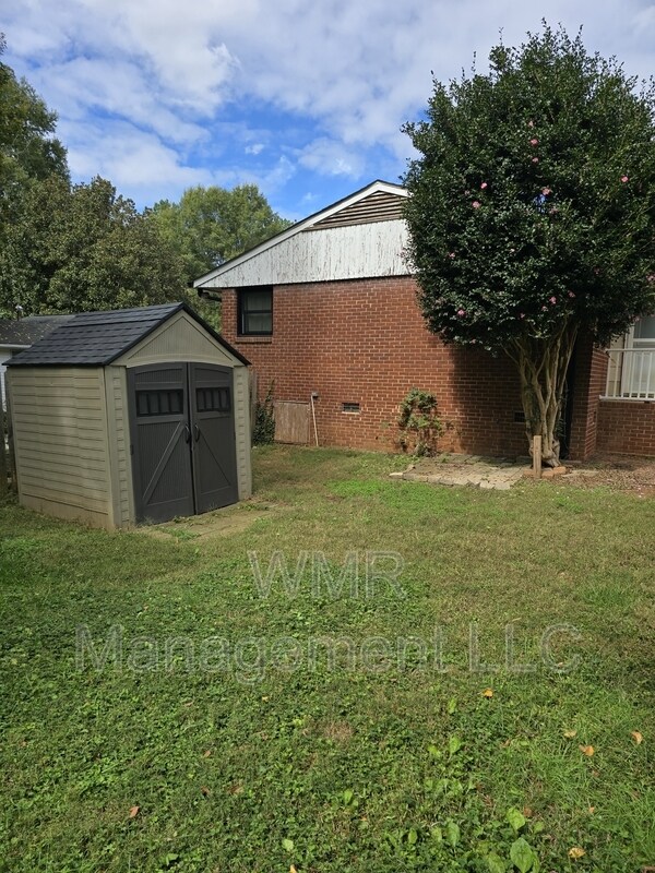 Building Photo - 1509 Wiltshire Rd
