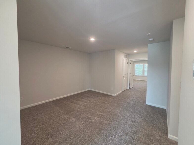 Building Photo - 1507 Everton Ave