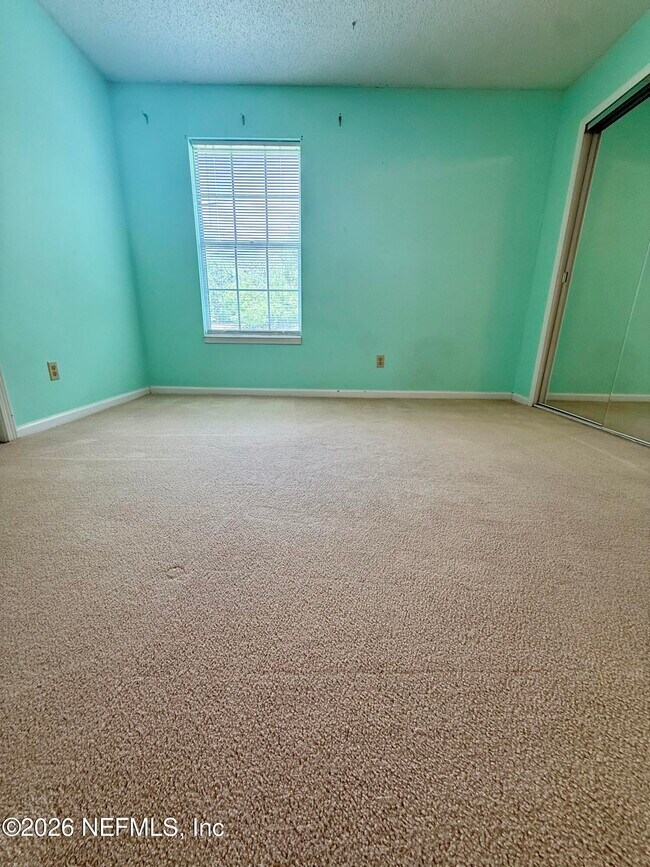 Building Photo - 700 Ironwood Dr