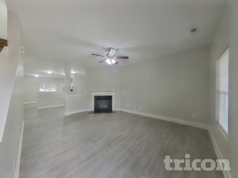 Building Photo - 9225 Newfield St