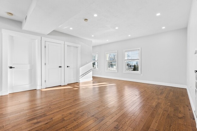 Building Photo - 40 Seaview Ave