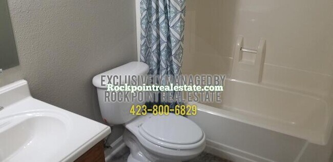 Building Photo - Great Townhome in Hixson!