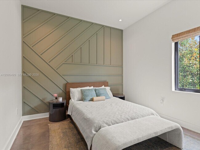 Building Photo - 16650 Sunset Way