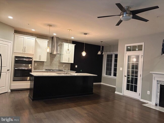 Building Photo - 4204 Lariat Way