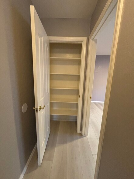 Pantry - 3464 S Moccasin Trl