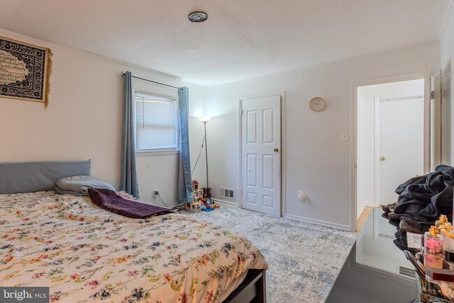 Building Photo - 5626 Hershey Ln