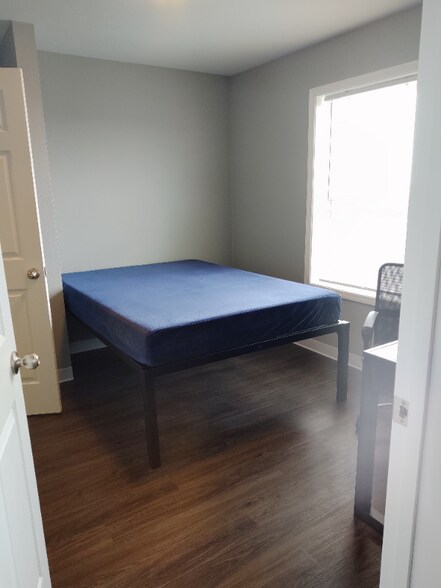 Building Photo - 825 Kirkwood Pkwy SW