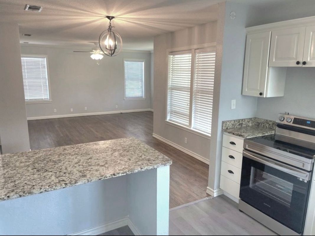 Building Photo - 5617 Birchman Ave