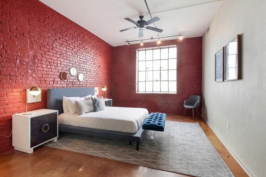 Building Photo - 1041 Constance St