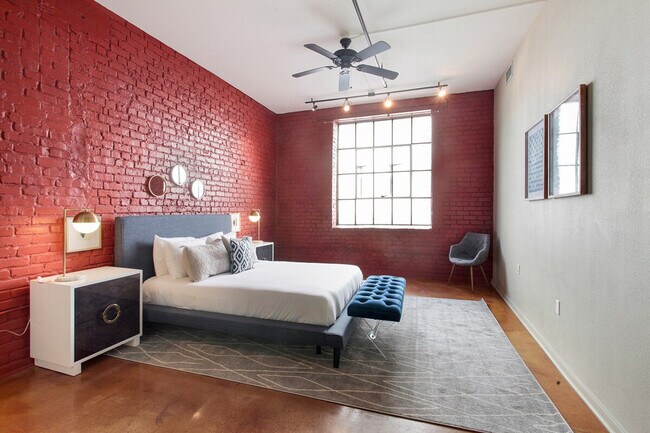 Building Photo - 1039 Constance St