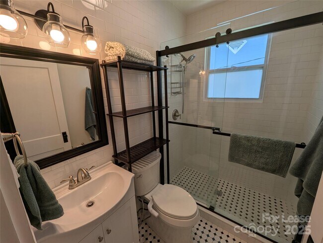 Building Photo - 28 Woodrow Ave