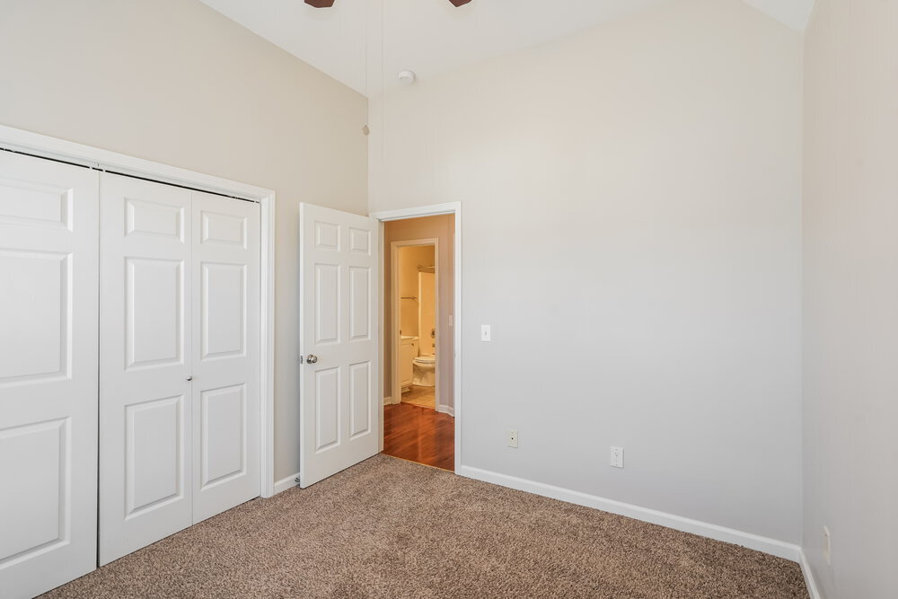 Building Photo - 268 Iris Dr